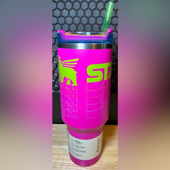 ✨🆕 Stanley Vivid Violet Reverb 40 oz Stainless Steel H2.0 Quencher Tumbler - Picture 2 of 6